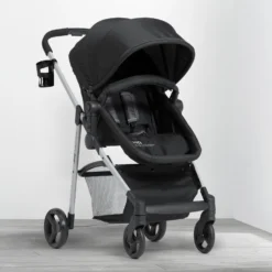 Jeep TurboGlyde 3-in-1 Stroller -Delta Children 12560 001 Jeep TurboGlyde 2in1 Black Lifestyle 101