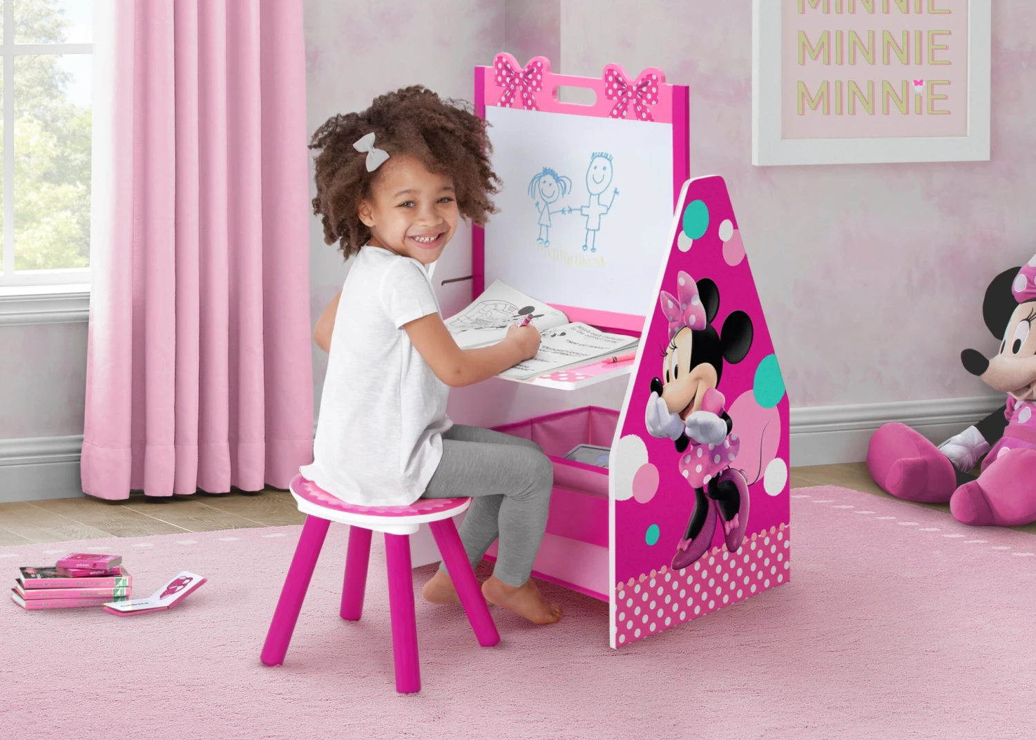Delta Children Minnie Mouse Deluxe Kids Art Table - Easel, Desk, Stool, Toy Organizer 1 Delta Children Minnie Mouse Deluxe Kids Art Table - Easel, Desk, Stool, Toy Organizer