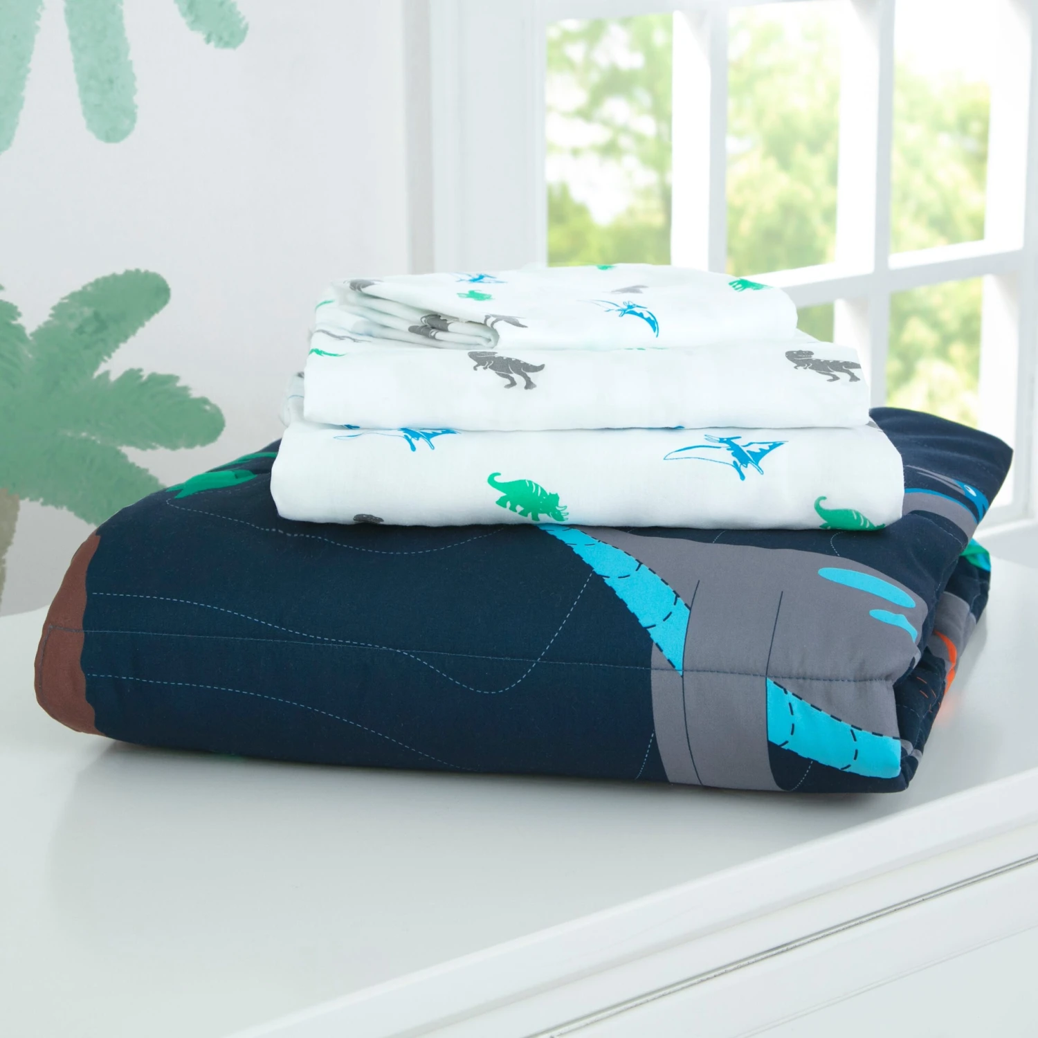 Delta Children Boys 4-Piece Toddler Bedding Set 12 Delta Children Boys 4-Piece Toddler Bedding Set - Image 12