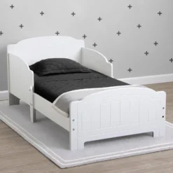 Delta Children Newport Wood Toddler Bed -Delta Children zeiwf8r1lvomivfhe2zv